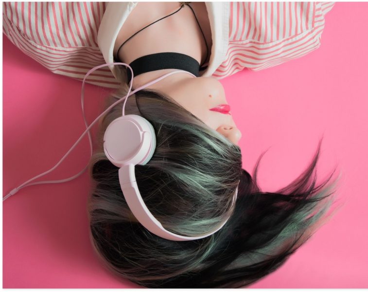 binaural-beats-headphones-pink_edited